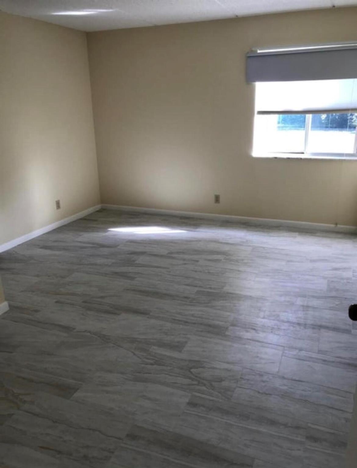 FAIRVIEW VILLAS COND - Residential Lease