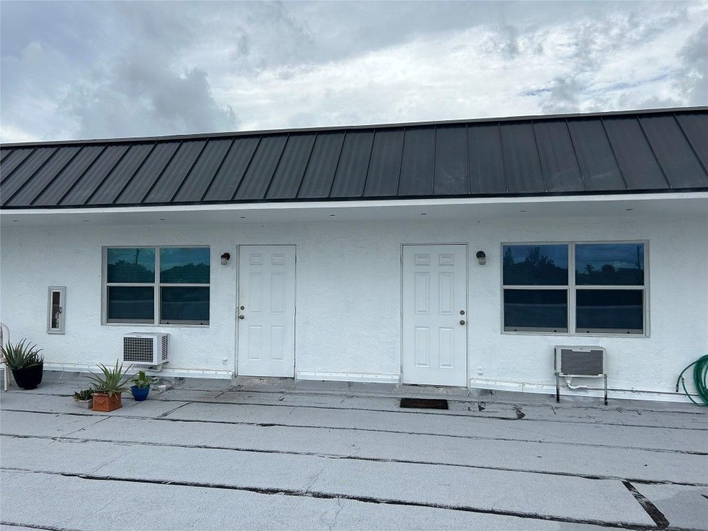 Photo of 800 NE 13th St #6, Fort Lauderdale, FL 33304 (MLS # F10533332)