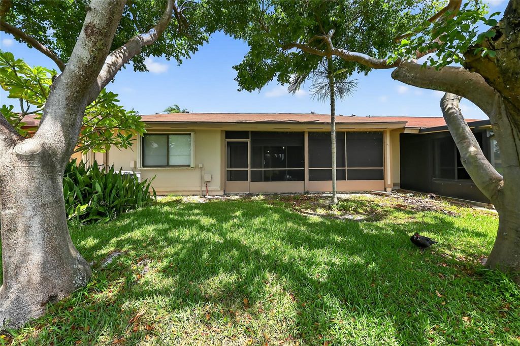 Photo of 35 Winchmore Ln #35, Boynton Beach, FL 33426 (MLS # F10520575)