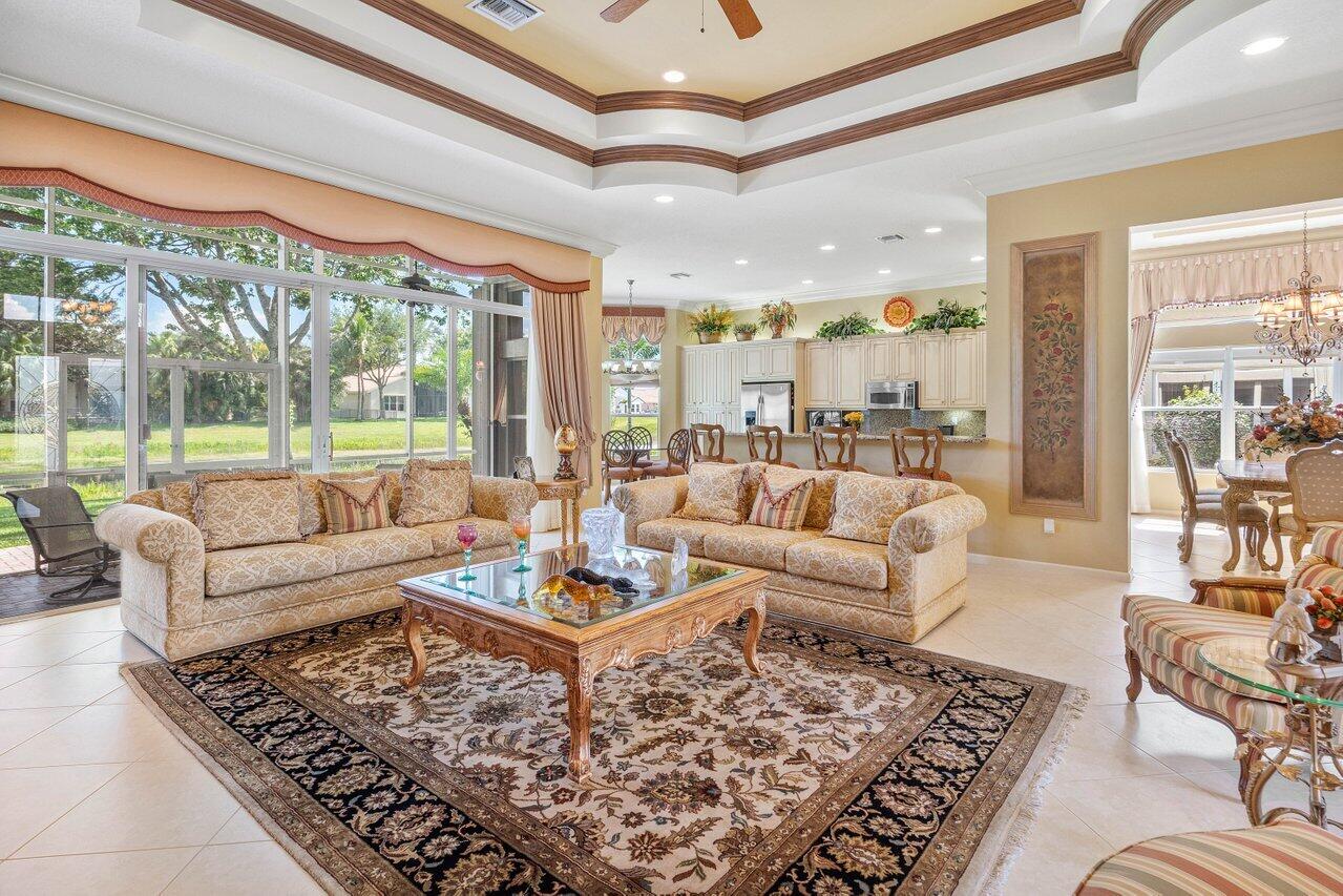 Valencia Palms - Residential