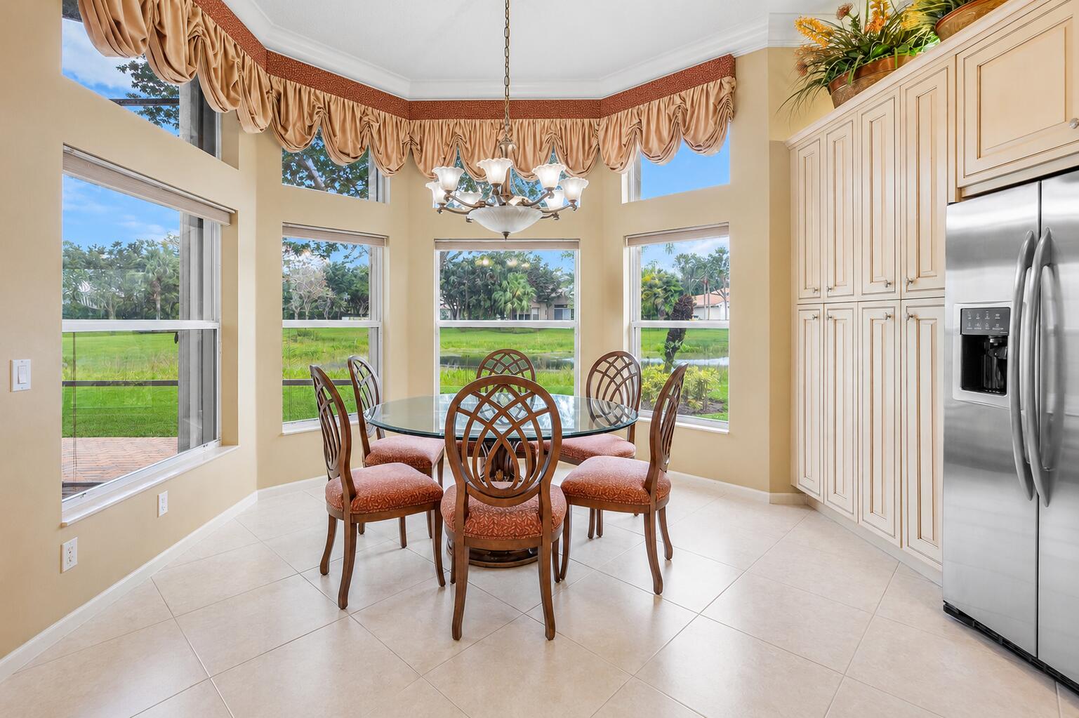 Valencia Palms - Residential