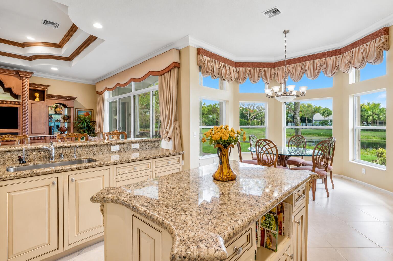 Valencia Palms - Residential