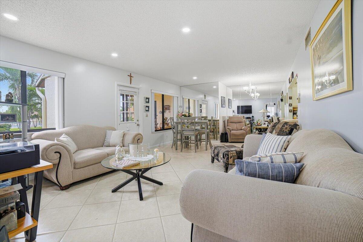 Properties 331 KNOTTY PINE Circle D-2