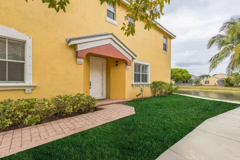 2231 Shoma Dr, Royal Palm Beach, FL MLS: F10502918