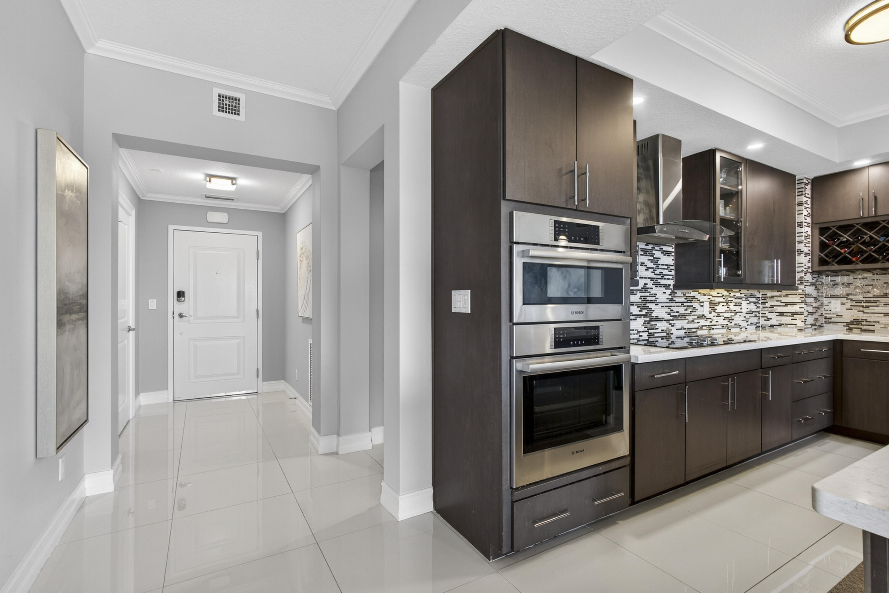 441 Bay Colony Drive N