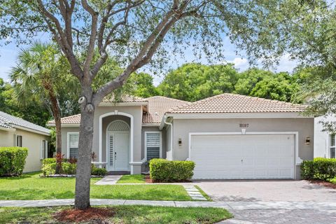 Photo of 19397 Stonebrook St, Weston, FL 33332 (MLS # F10526776) Photo of 19397 Stonebrook St, Weston, FL 33332 (MLS # F10526776)