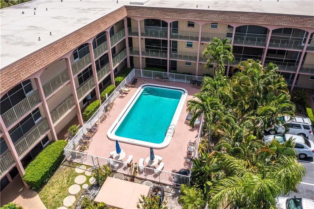 Photo of 100 SE 6th Ave #204, Pompano Beach, FL 33060 (MLS # F10343310)