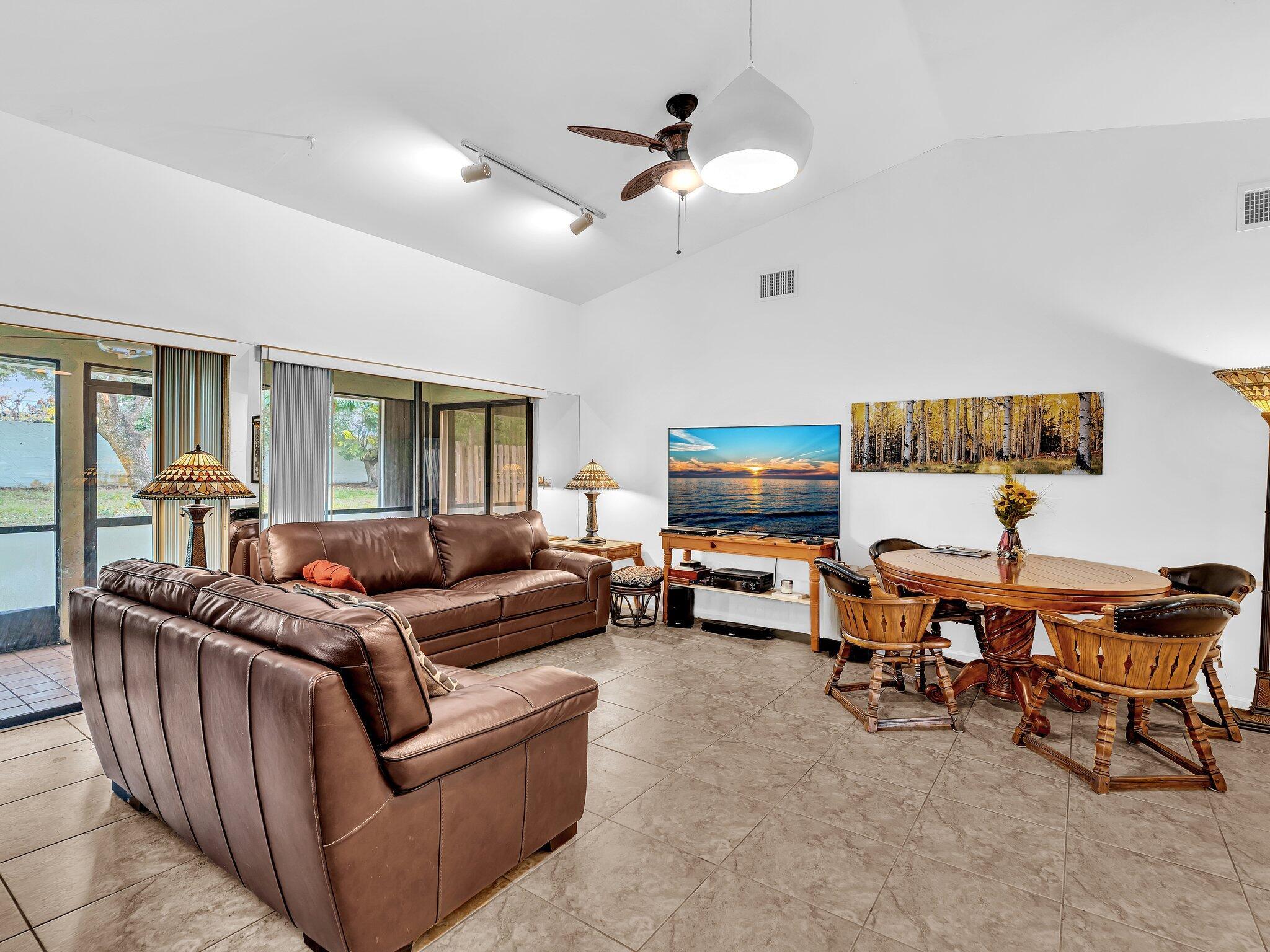 RAINBERRY LAKES - Residential