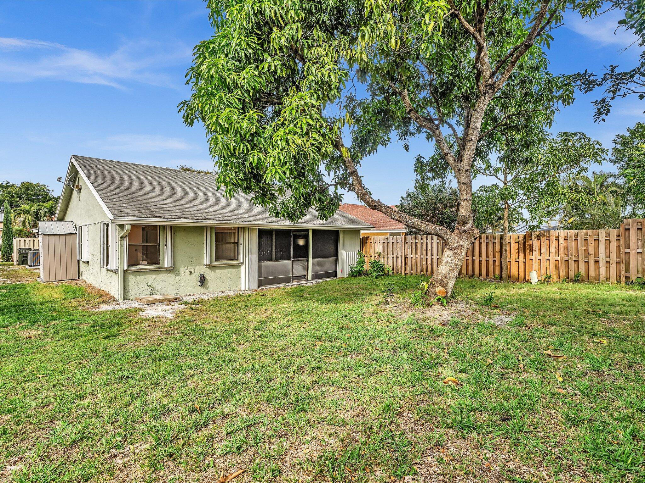 View photos, virtual tours, details... 1045 NW 18th Avenue