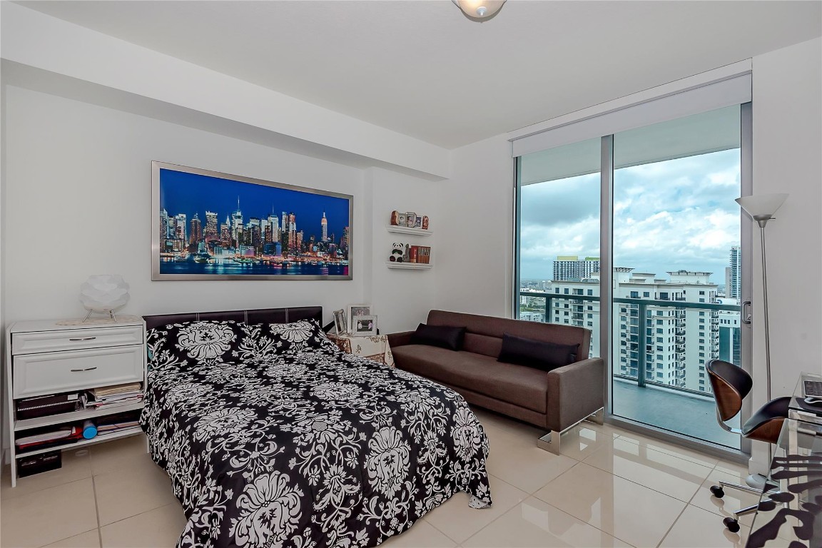 THE AXIS ON BRICKELL II CONDO - Residential Lease