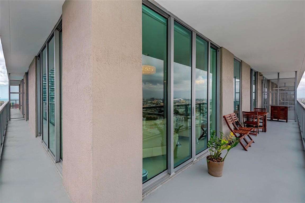 THE AXIS ON BRICKELL II CONDO - Residential Lease