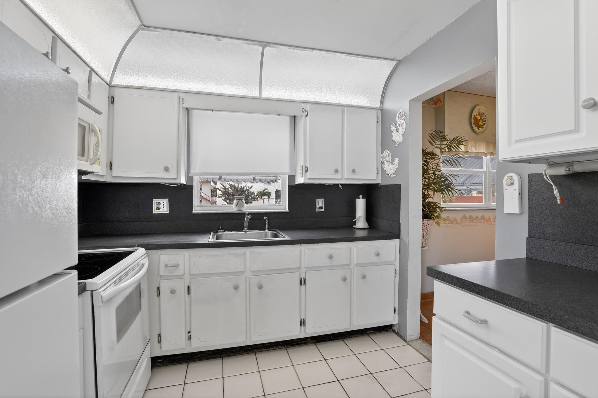 Beverly Hills Condominium - Residential