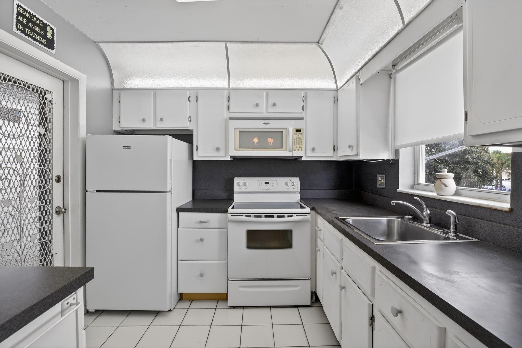 Beverly Hills Condominium - Residential