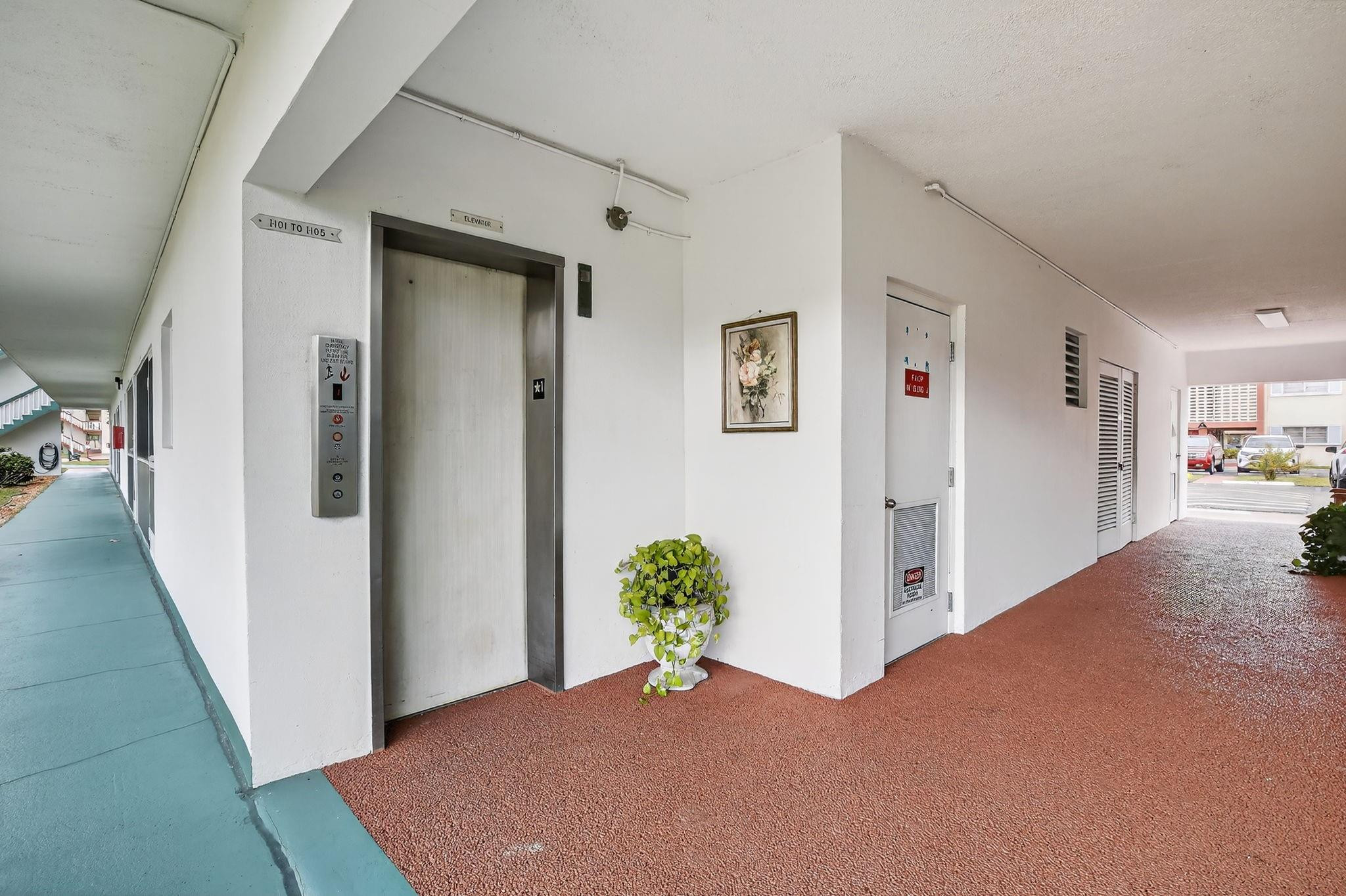 Beverly Hills Condominium - Residential