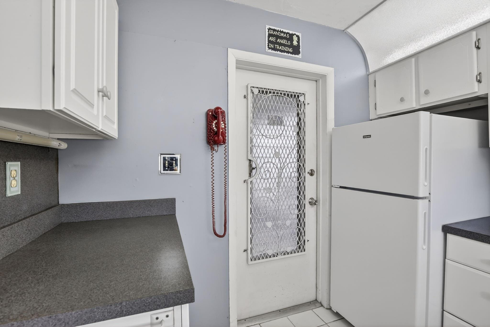 Beverly Hills Condominium - Residential