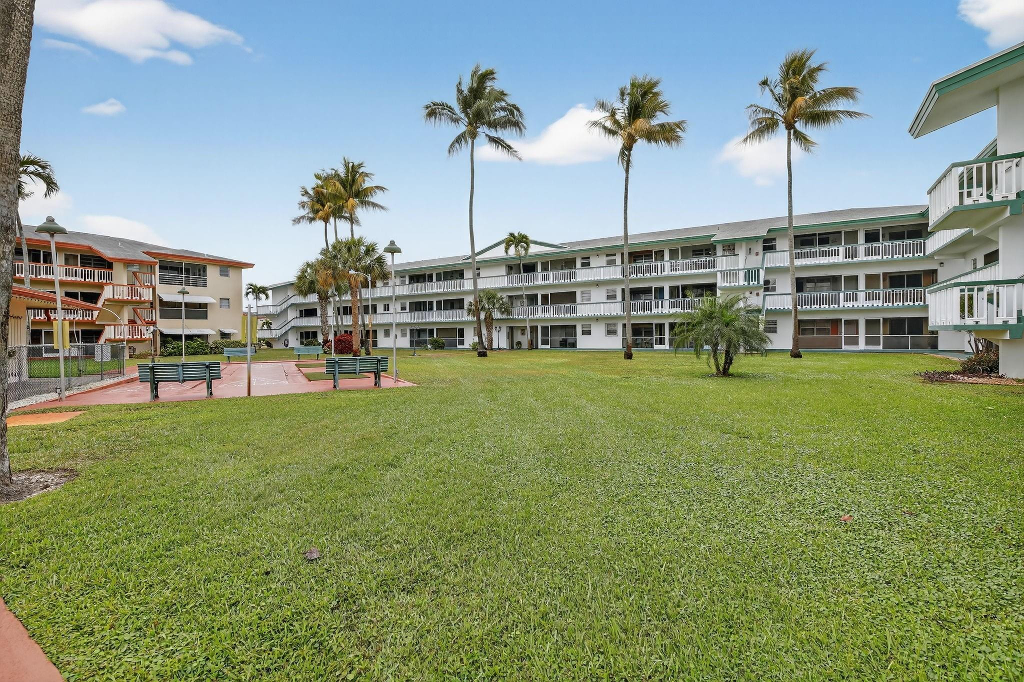 Beverly Hills Condominium - Residential