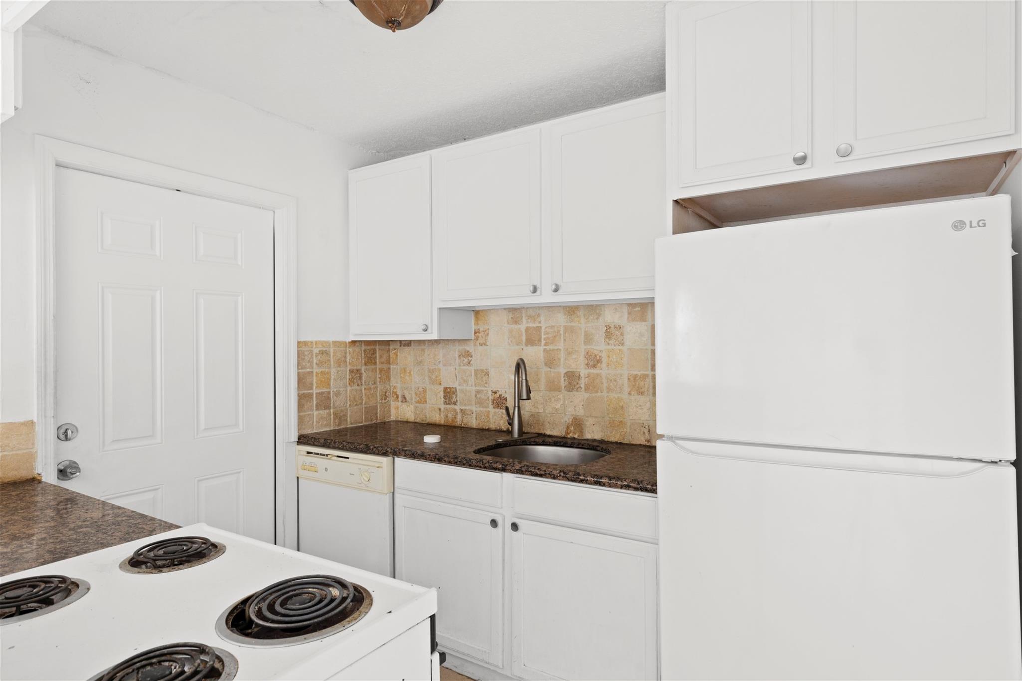 PINEAPPLE GROVE - Residential