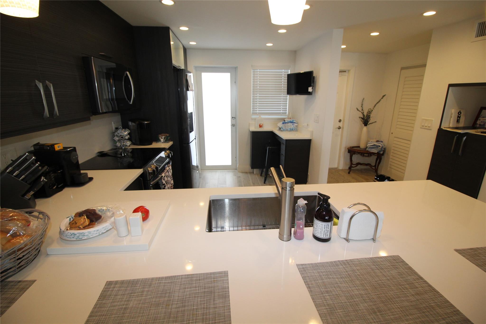 Admiralty Towers Condo - Residential Lease