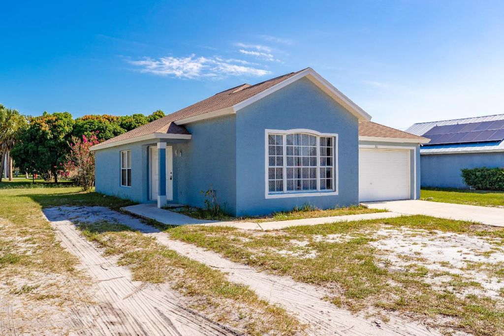 Photo of 706 Wisteria Avenue, Fort Pierce, FL 34982 (MLS # R11112298)