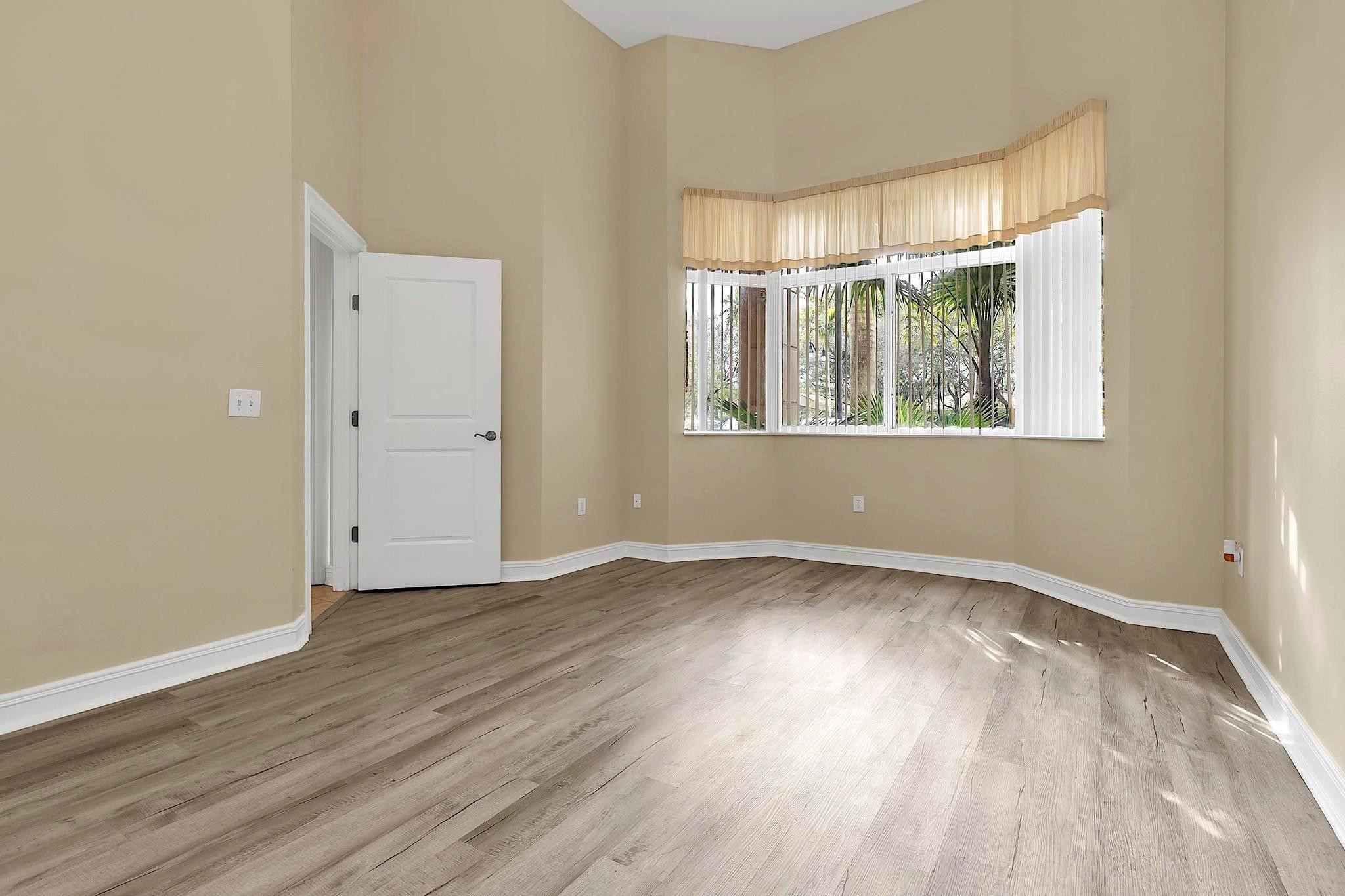 The Palms - Residential