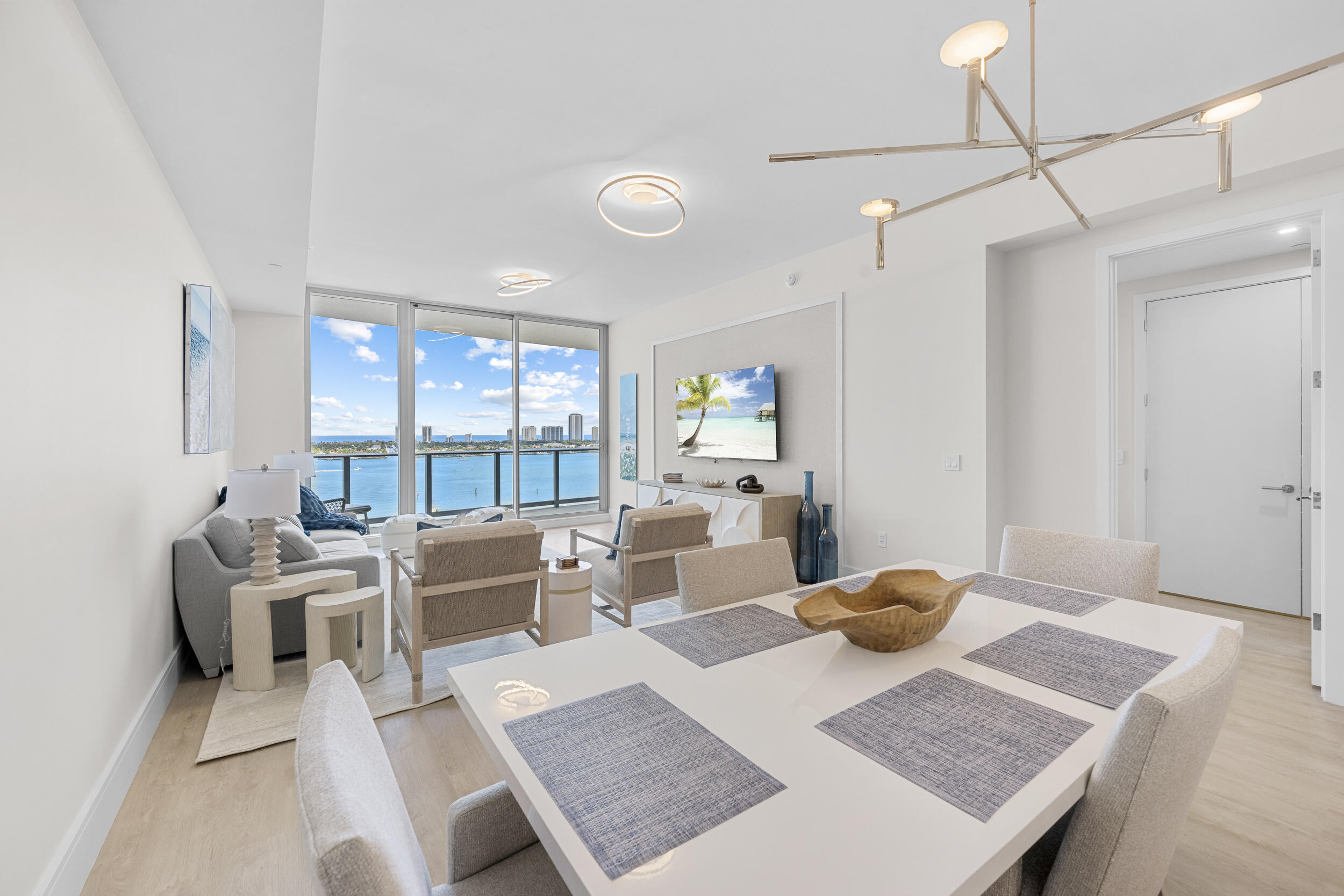 NAUTILUS 220 CONDOMINIUM - Residential Lease