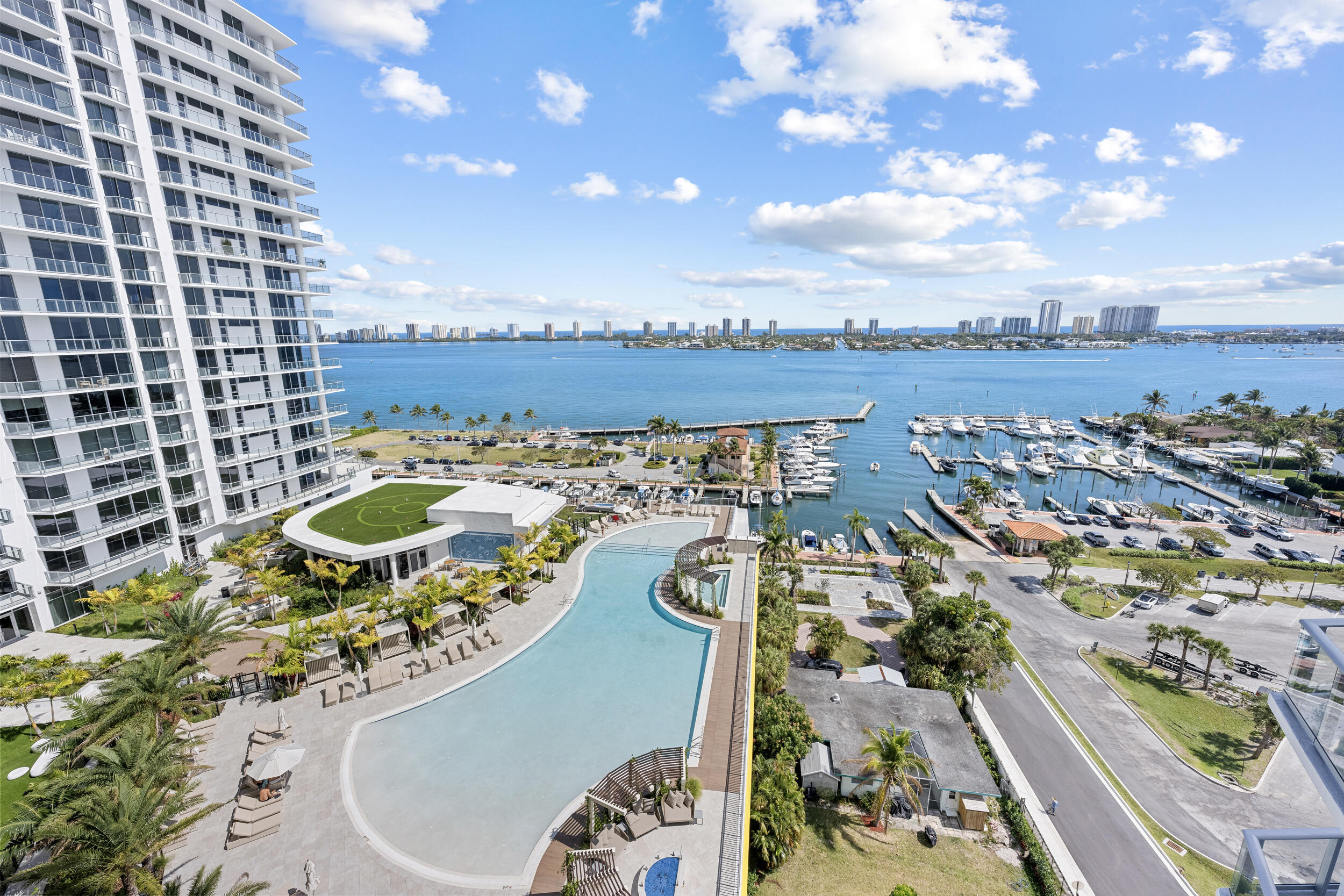 NAUTILUS 220 CONDOMINIUM - Residential Lease