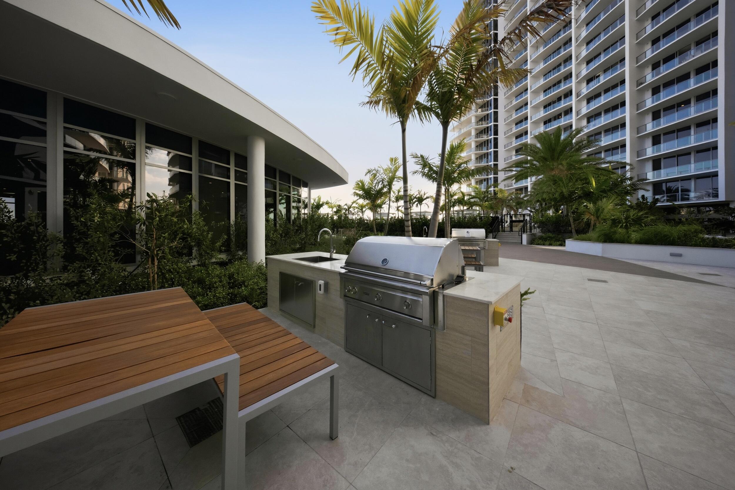 NAUTILUS 220 CONDOMINIUM - Residential Lease