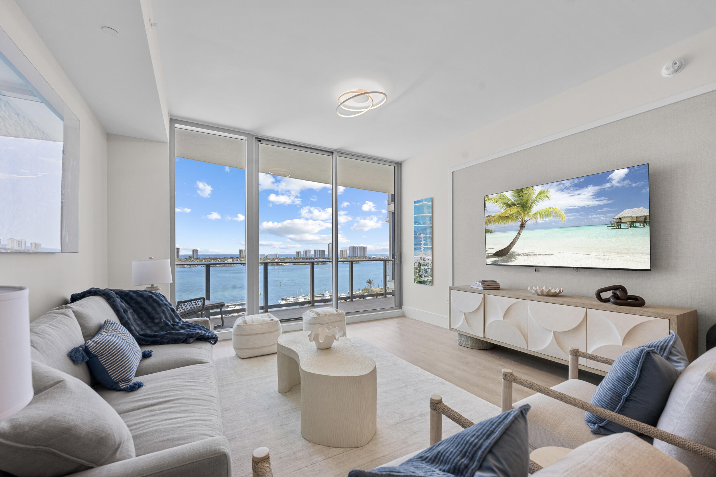 NAUTILUS 220 CONDOMINIUM - Residential Lease