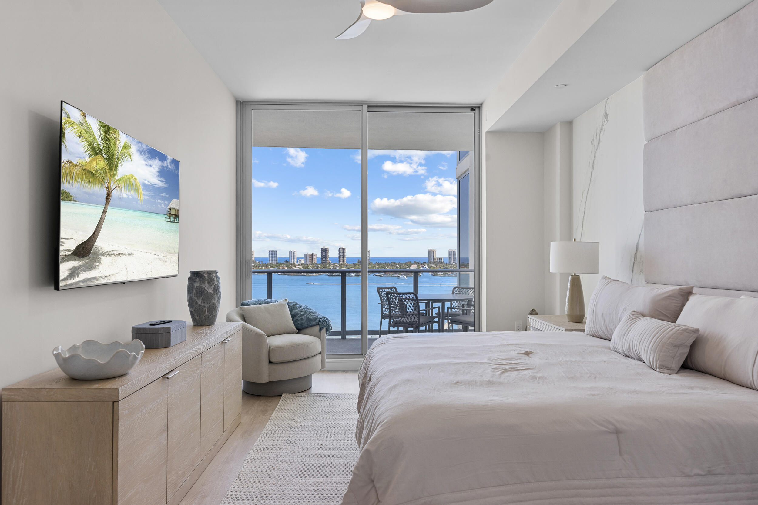 NAUTILUS 220 CONDOMINIUM - Residential Lease