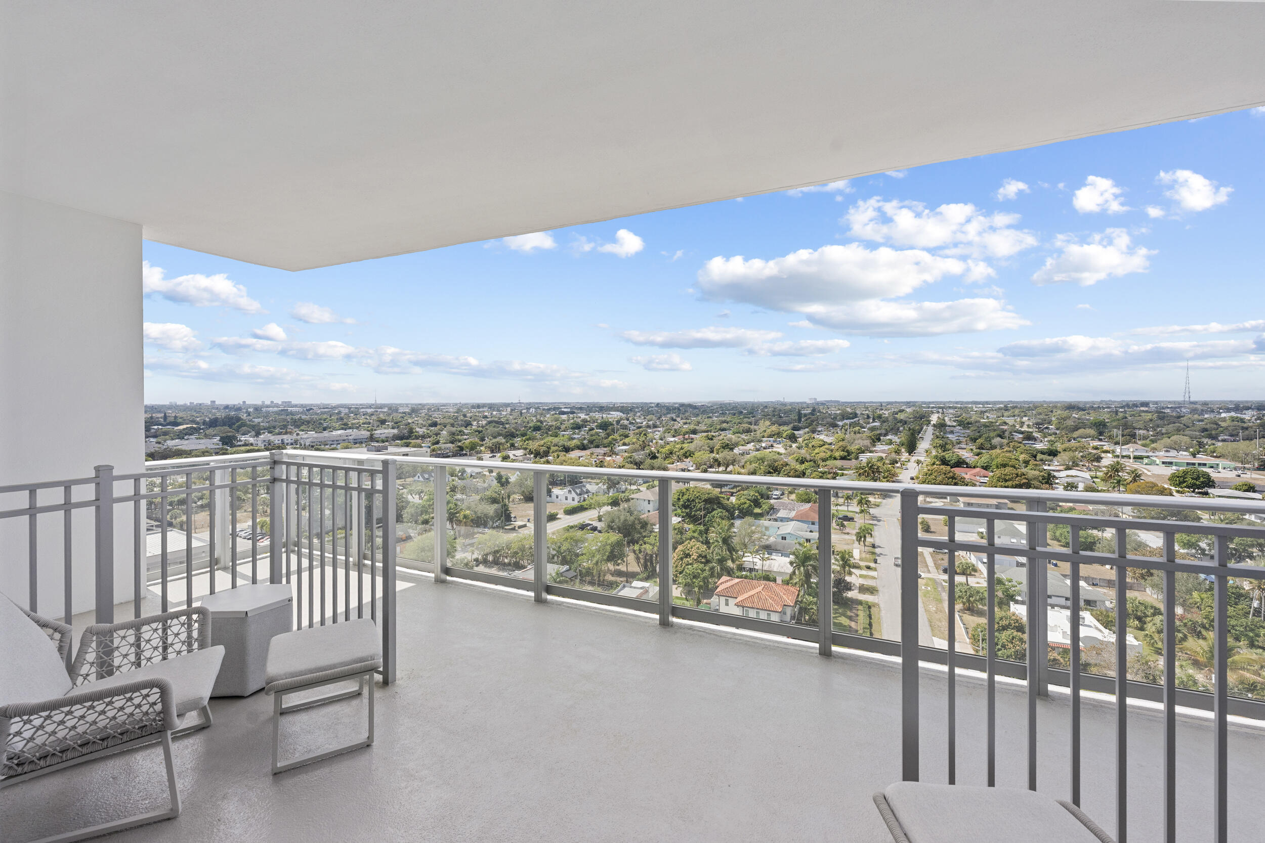 NAUTILUS 220 CONDOMINIUM - Residential Lease