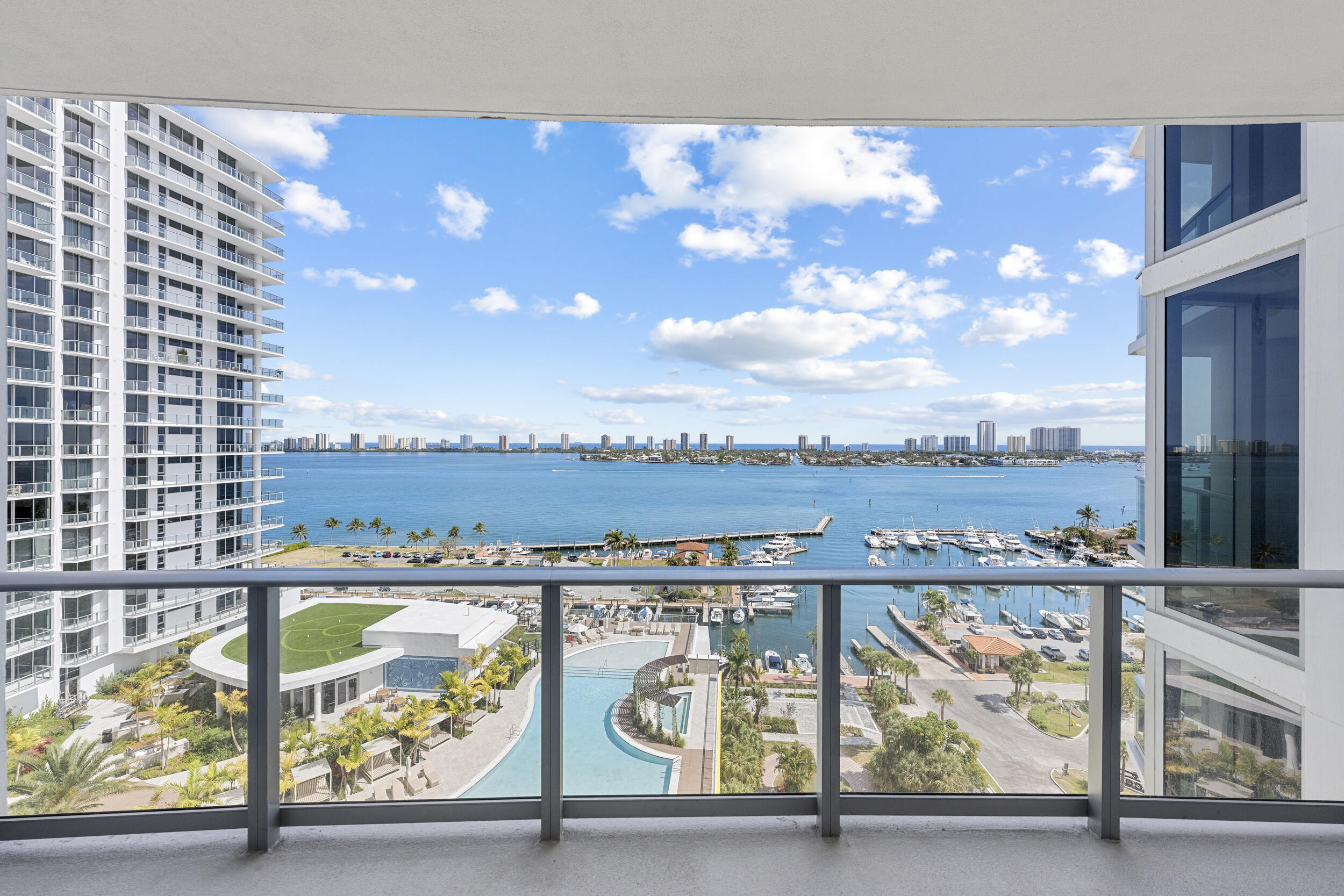 NAUTILUS 220 CONDOMINIUM - Residential Lease