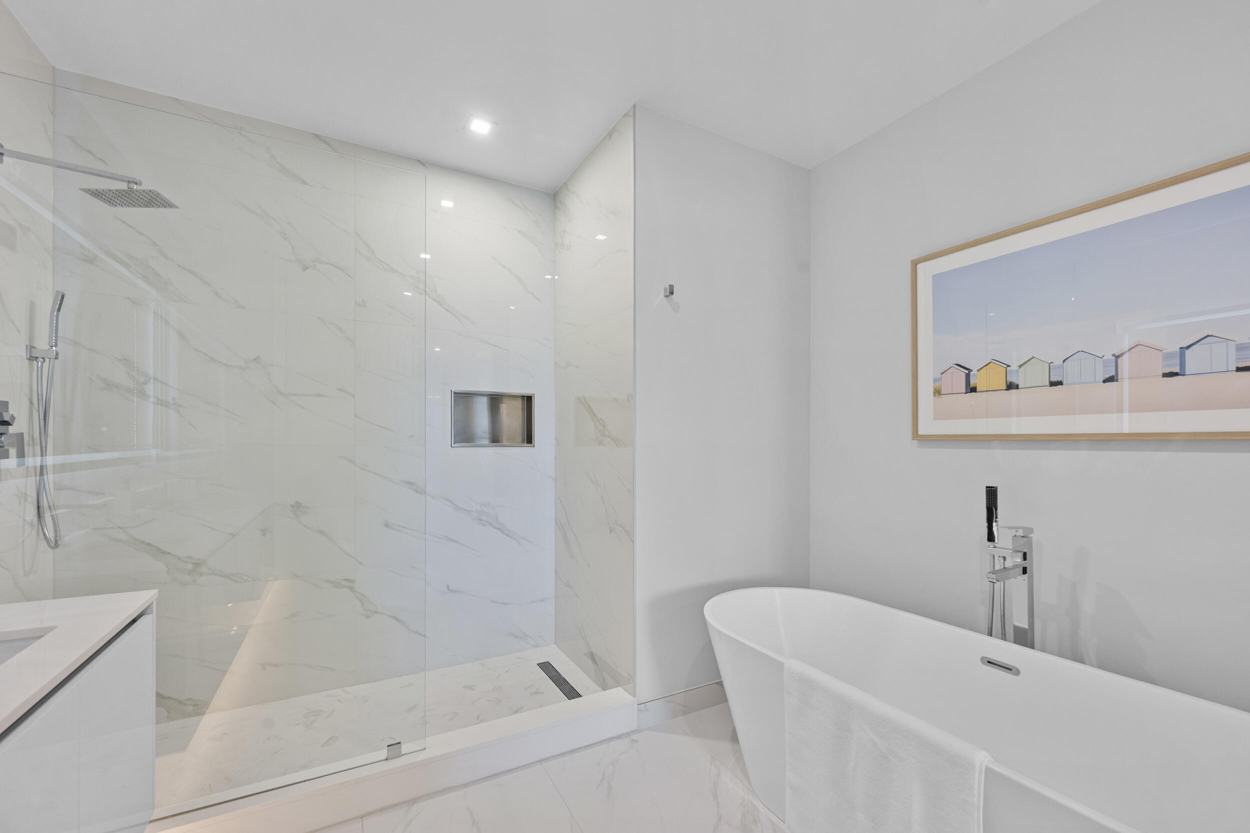 NAUTILUS 220 CONDOMINIUM - Residential Lease