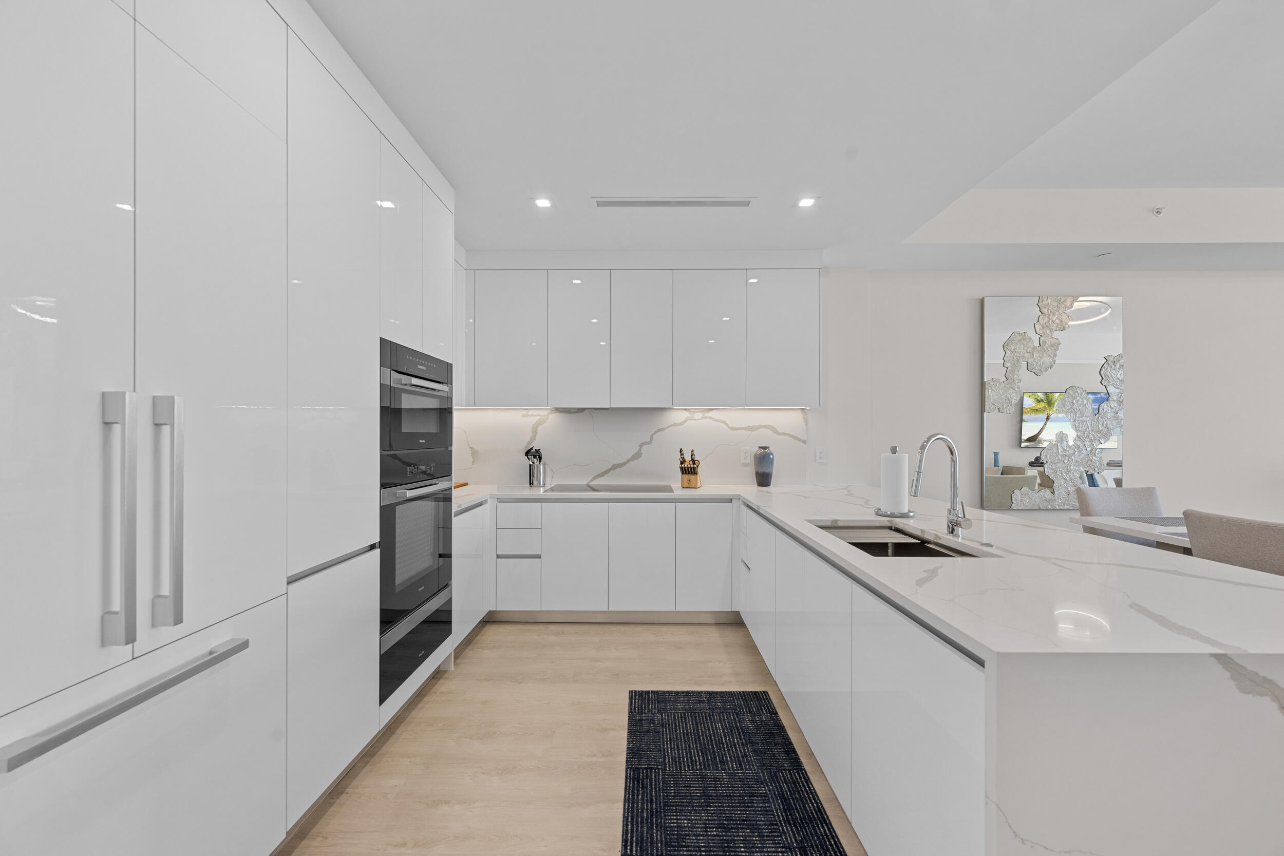 NAUTILUS 220 CONDOMINIUM - Residential Lease