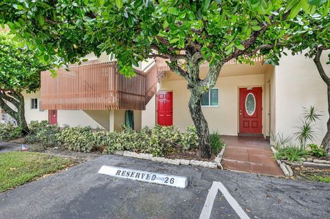 200 Waterway Drive S 108 Lantana FL 33462