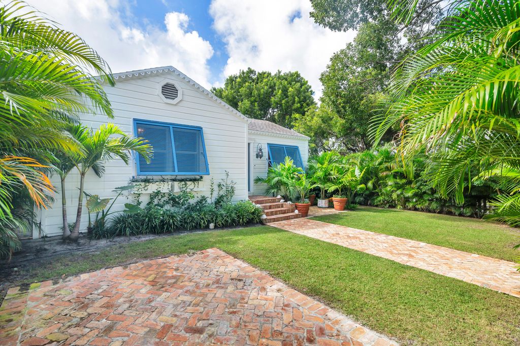Photo of 744 Avon Road, West Palm Beach, FL 33401 (MLS # R11128389)