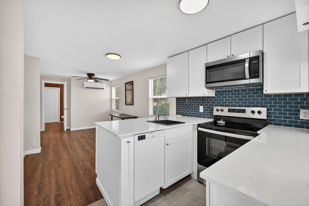 Photo of 717 NW 16th Ave, Pompano Beach, FL 33069 (MLS # F10534926)