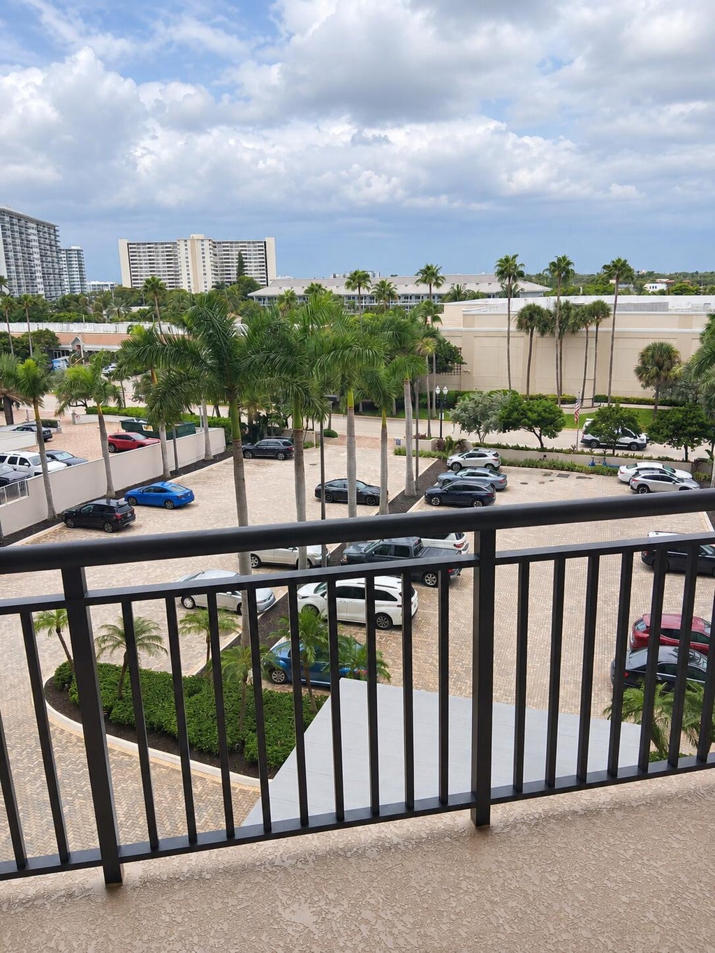 Photo of 3800 GALT OCEAN Drive #514, Fort Lauderdale, FL 33308 (MLS # B26077815)
