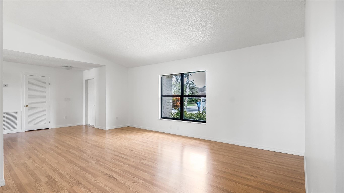 HAWKES BLUFF - Residential