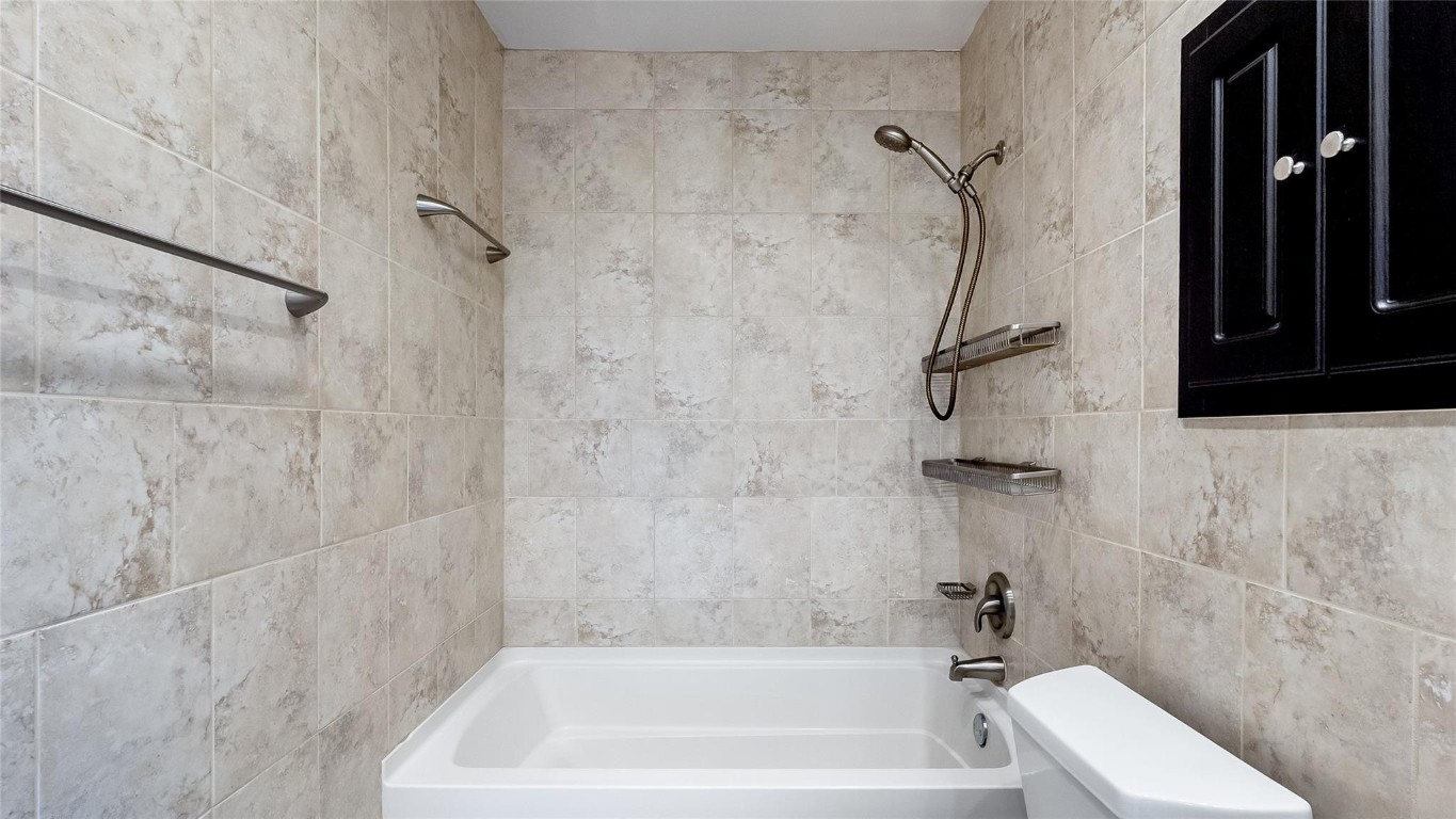 HAWKES BLUFF - Residential