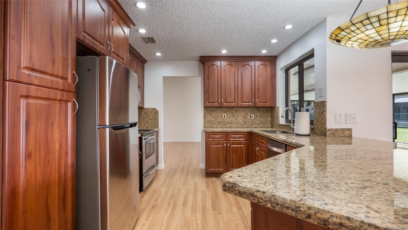 HAWKES BLUFF - Residential