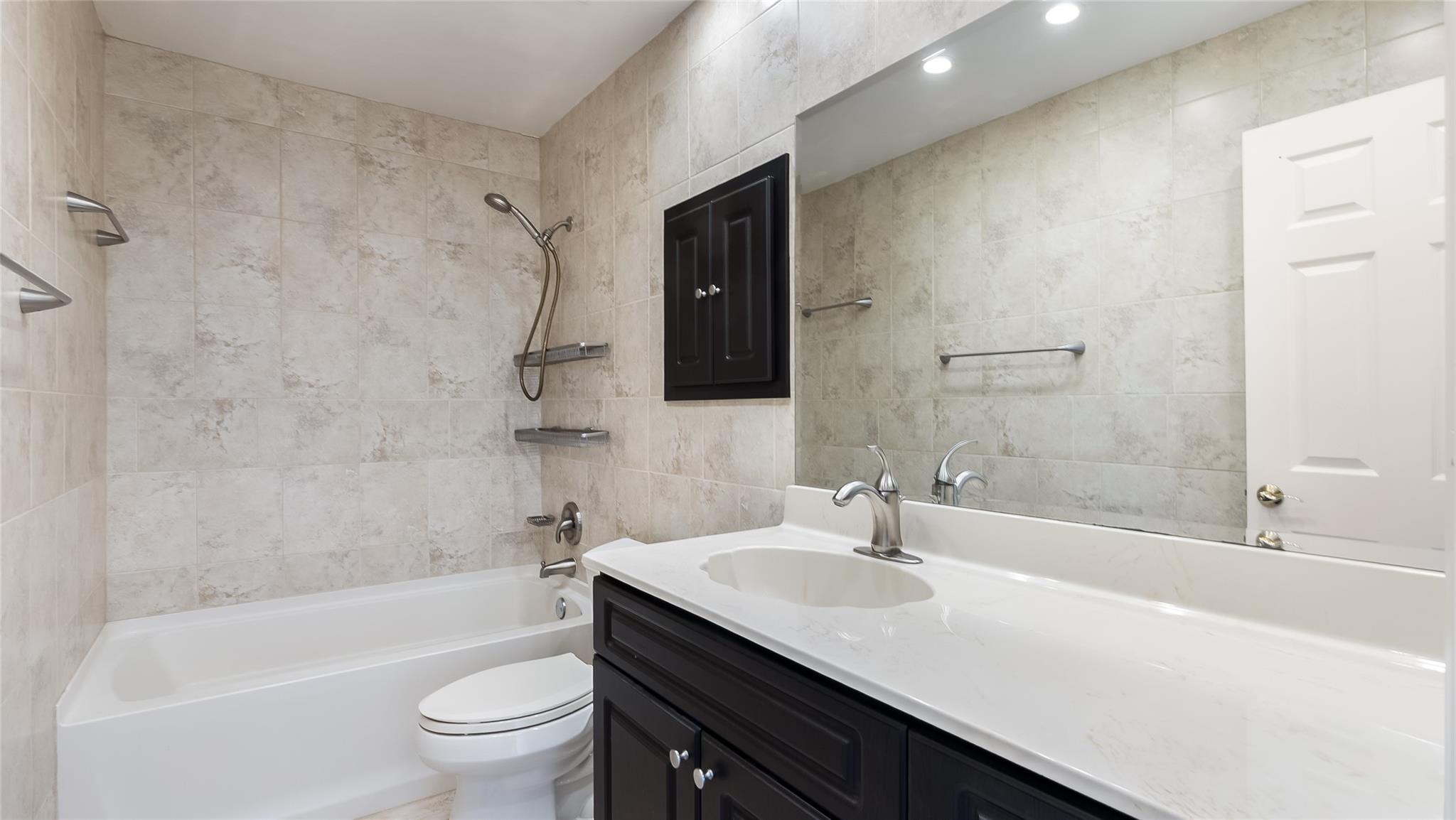 HAWKES BLUFF - Residential