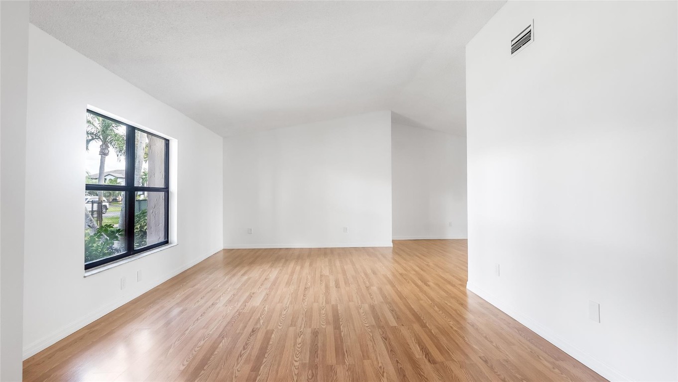 HAWKES BLUFF - Residential