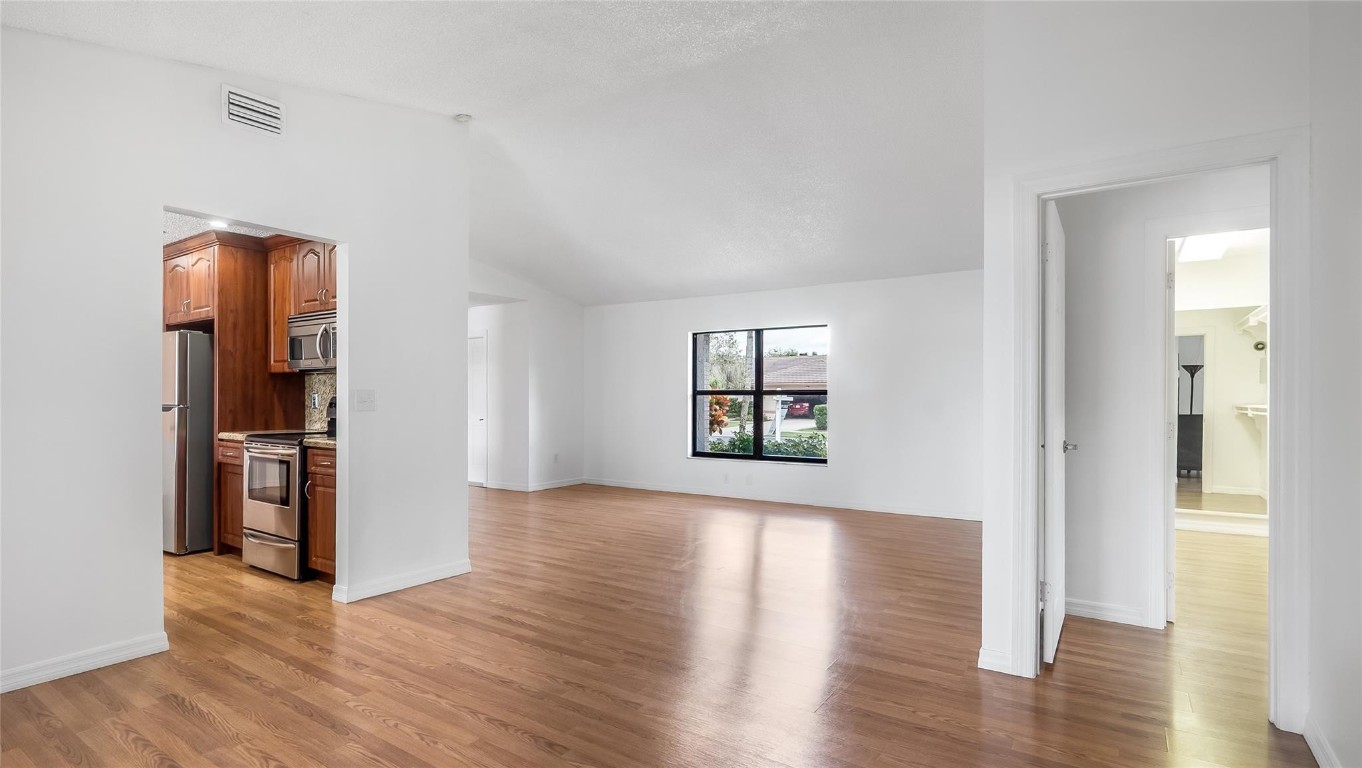 HAWKES BLUFF - Residential