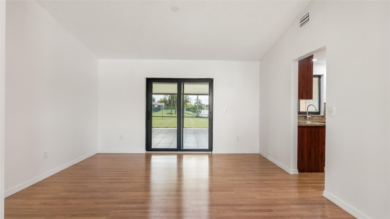 HAWKES BLUFF - Residential