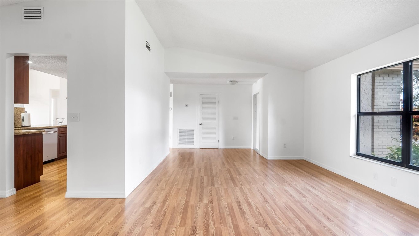 HAWKES BLUFF - Residential