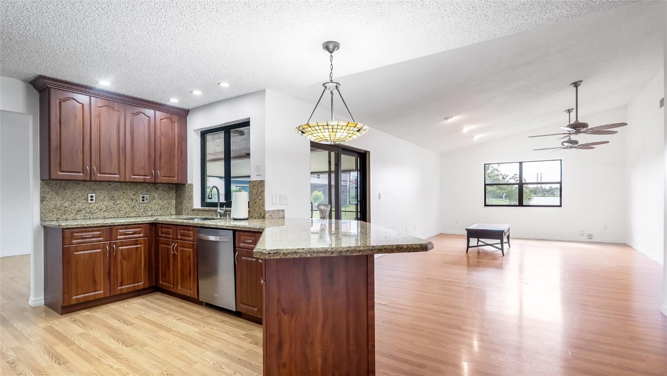 HAWKES BLUFF - Residential