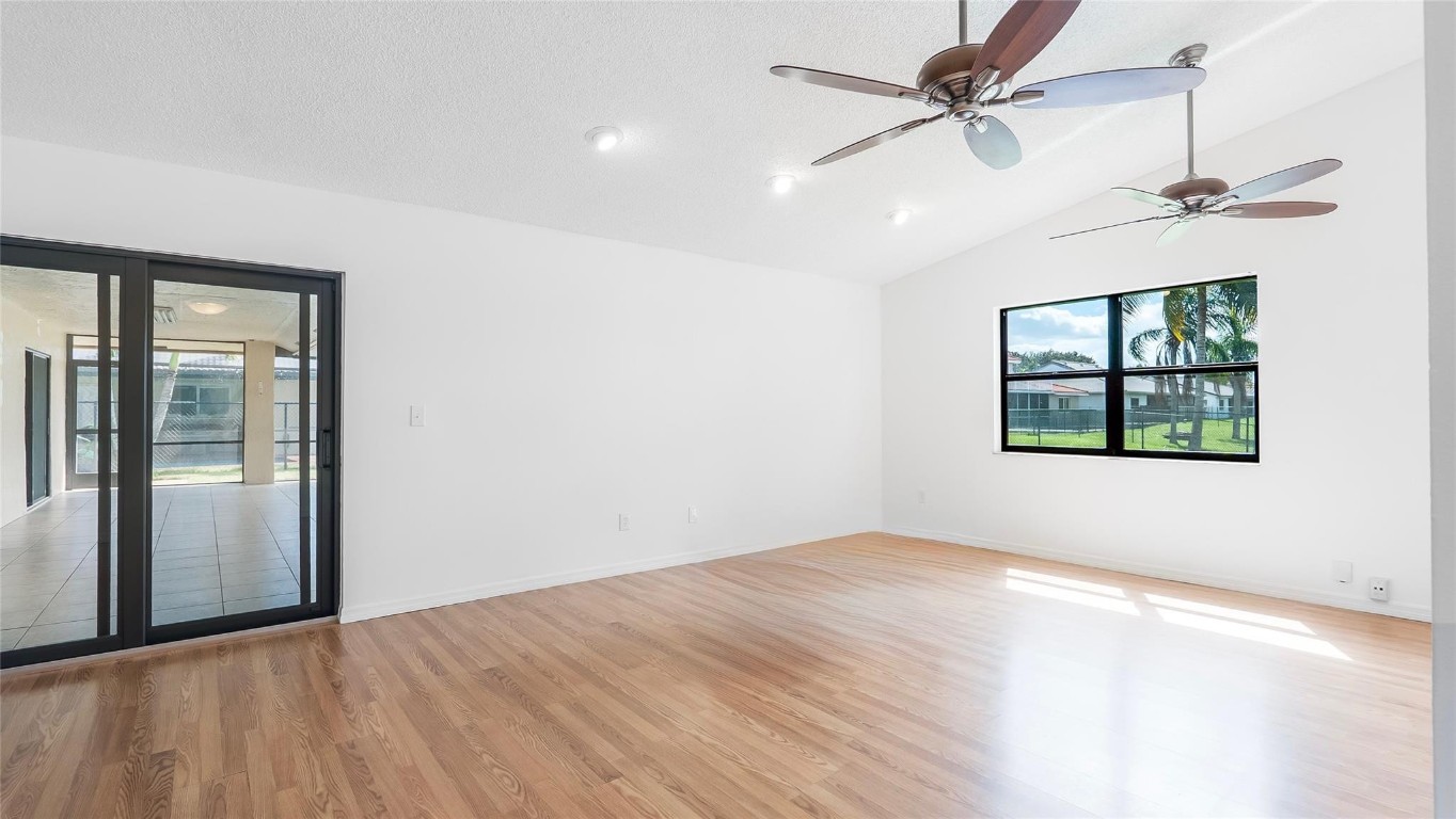 HAWKES BLUFF - Residential