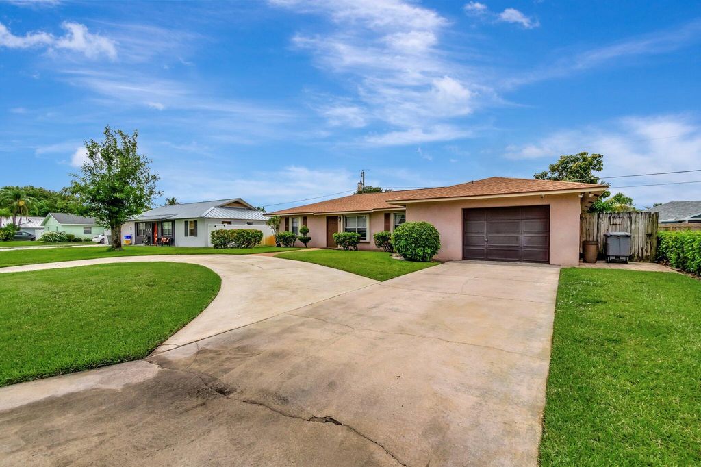 Photo of 3928 Coelebs Avenue, Boynton Beach, FL 33436 (MLS # R11096698)