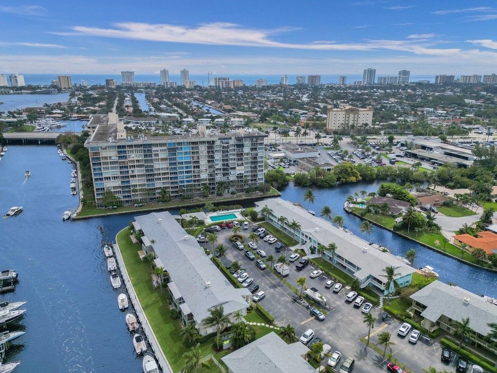 Photo of 931 SE 9th Avenue #13, Pompano Beach, FL 33060 (MLS # F10536466)