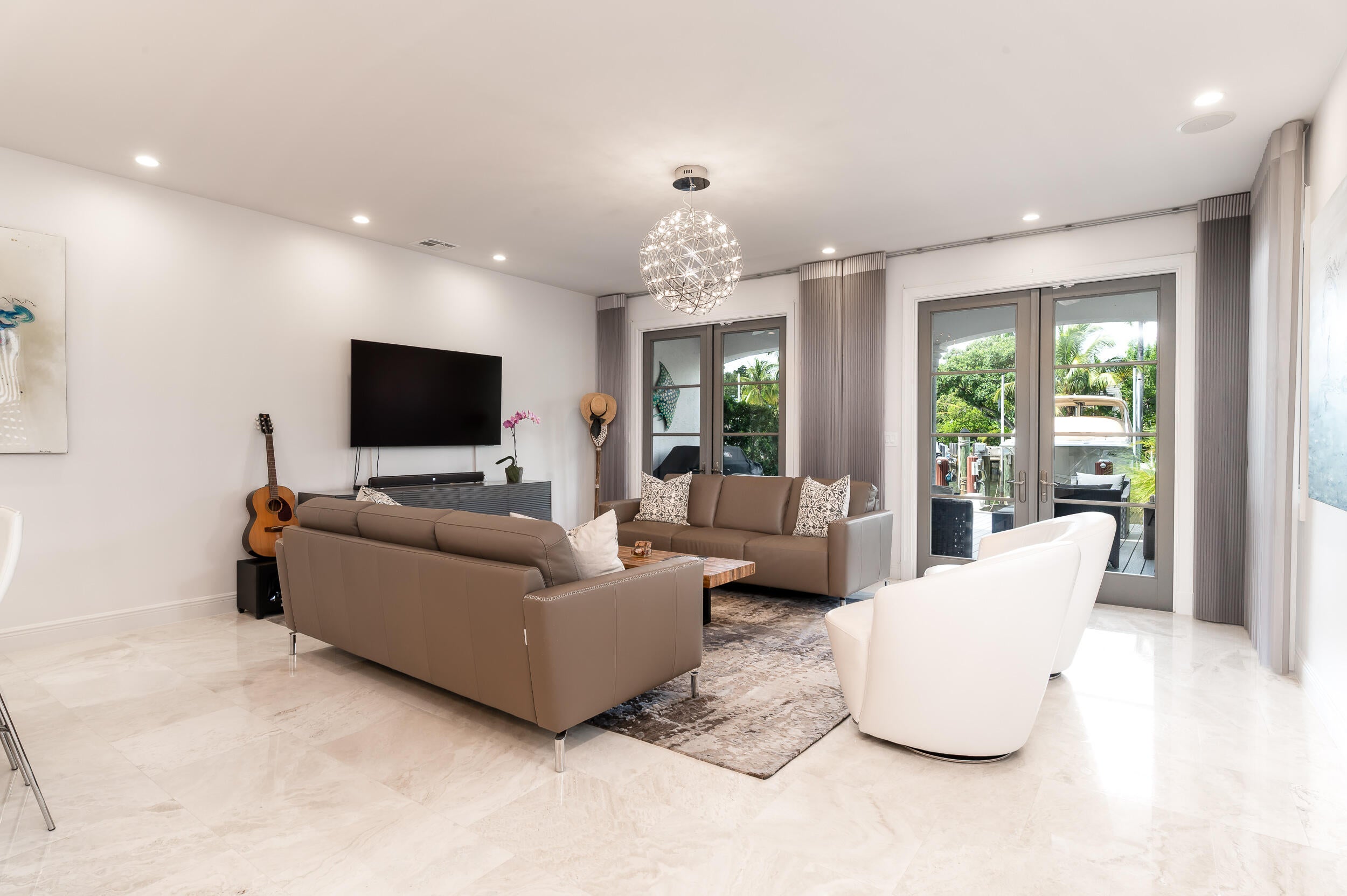 411 Hendricks Isle
